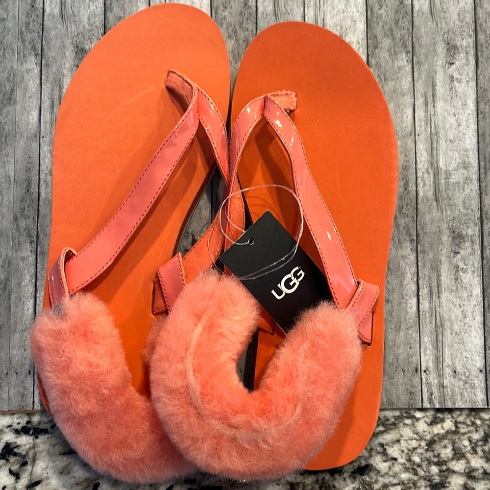 Ugg sandal with faux fur